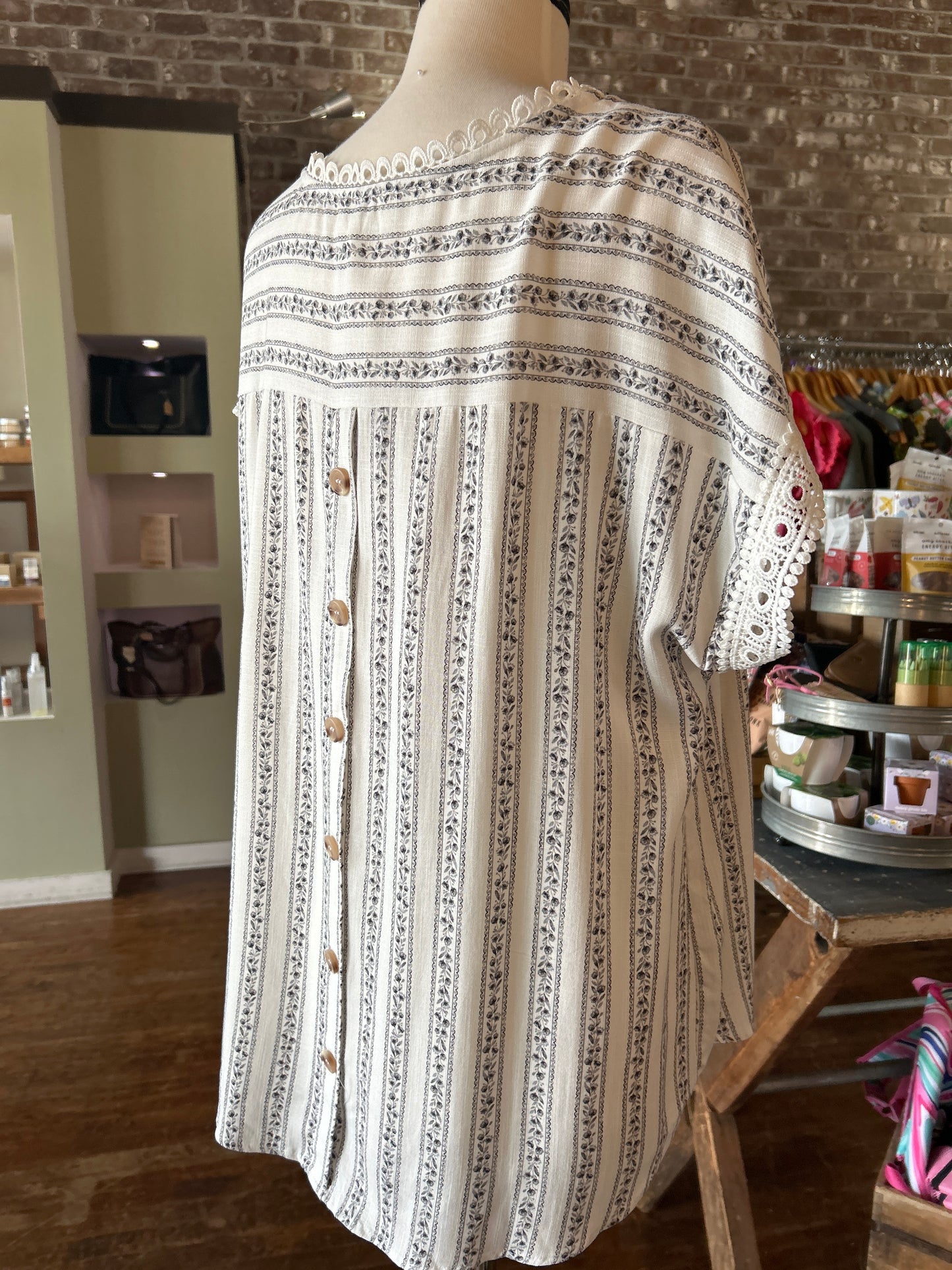 Stripe Floral Batwing Short Sleeve Top - Plus - Black Multi