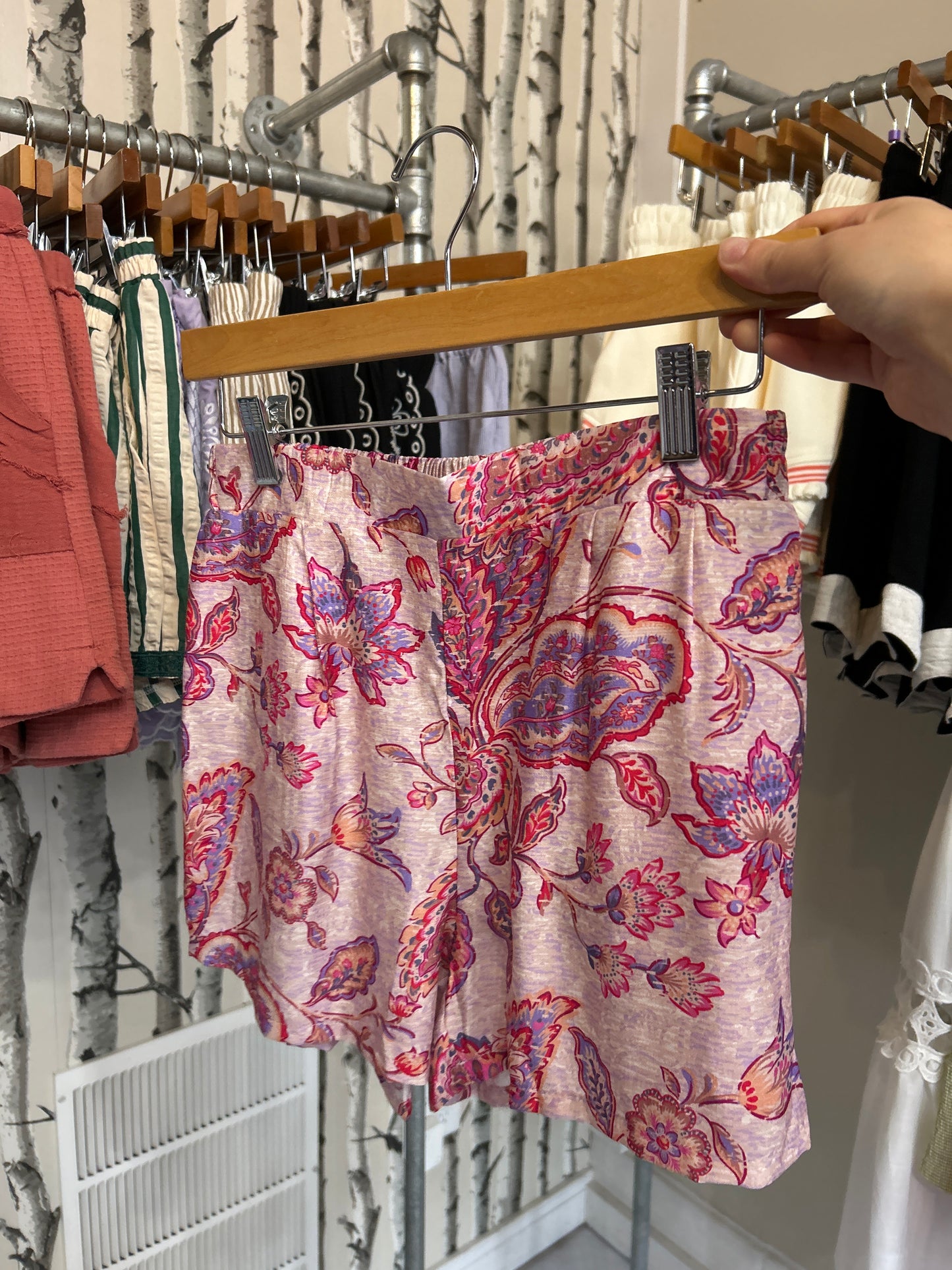 Paisley Print Pleated Shorts - Pink