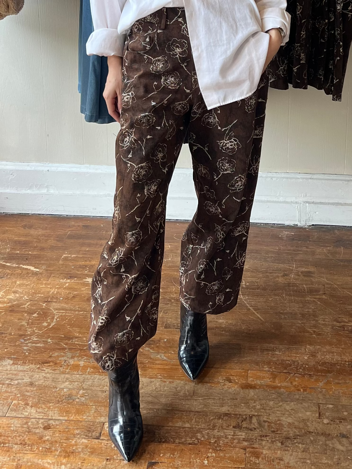 Brown Rose Printed Barrel Jeans