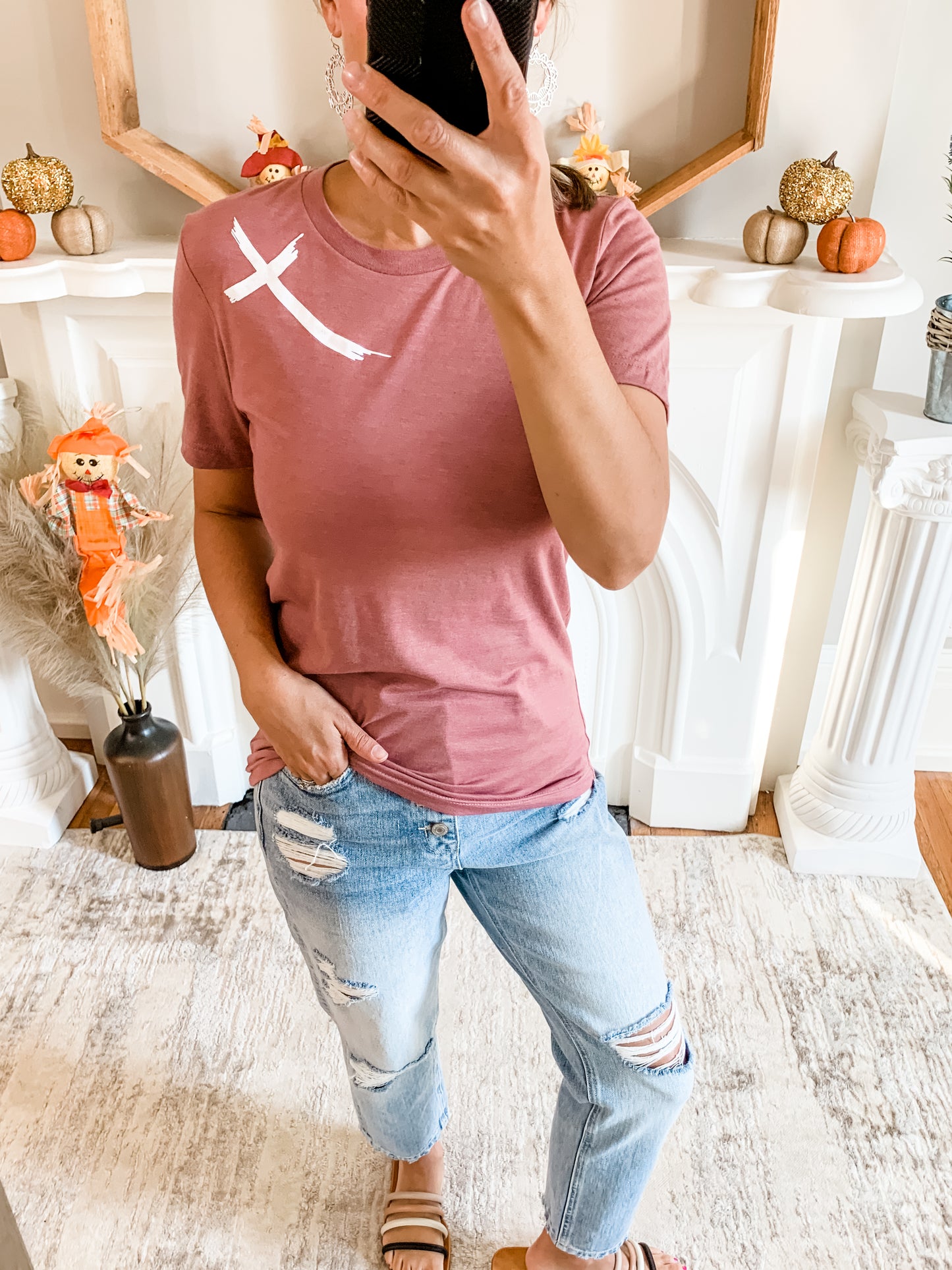 Mauve Jesus Has my Back Tee